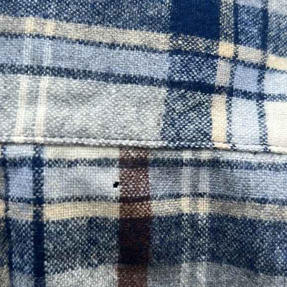 Pendleton 100% Virgin Wool oversized button up plaid men’s shirt size L unisex - Picture 6 of 15